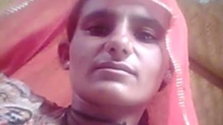 Aunty Rajasthan Lagi Ngocok Memek Sampe Basah Kuyup