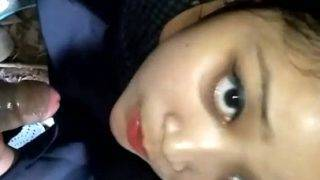 Cewek Kantor Imut Ngeblow Di Halaman Belakang