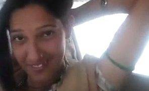 Ngewe Enak Di Mobil Sambil Nyedot Pentil India Imut
