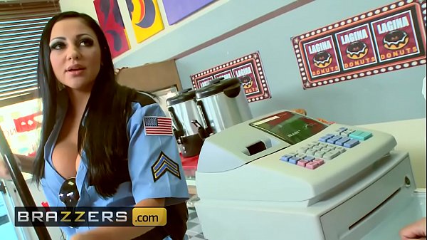 Besar Toket Di Seragam – (audrey Bitoni, Honey White, Johnny Sins) – Krim Boston – Brazzers