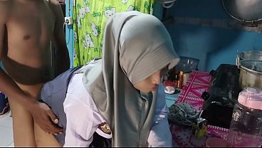 Ngentot Adik Ipar Sambil Meremas-remas Memeknya Yang Basah.