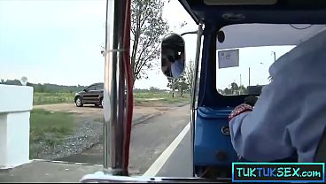 Ibu-ibu Thailand Amatir Diciduk Di Pinggir Jalan Terus Digebukin Di Perjalanan.