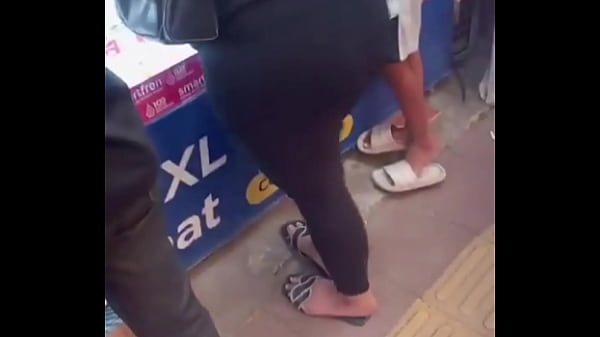 Bokep Indonesia Nemenin Binor Belanja, Eh Malah Ngaceng Di Warung