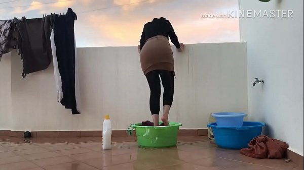 Hijab, Bokong, Kaki Seksi Siap Digoyang