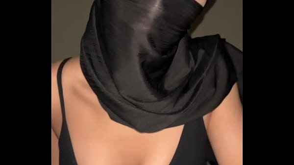 Arab, Muslim, Hijabo—bikin Sange Lihat Dada Montoknya