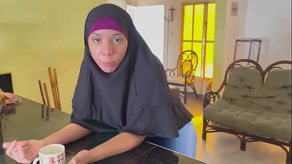 Bohongin Ibu Tiri Arab Muslim Pakai Jilbabnya, Enak Banget