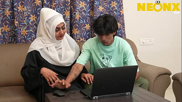 Hijab Cewek Ketahuan Bocil Tiri Lagi Mainin Diri Sendiri
