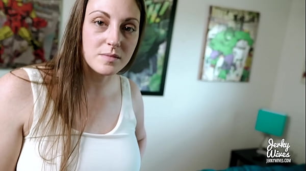 Ibu Tiri Selesaikan Ereksiku Pakai Tetek Gede Banget – Melanie Hicks