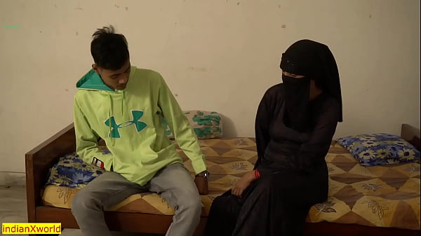 Cewek Hijab India Lagi Main Serong Sama Temen Suami! Ngentotin Istriku