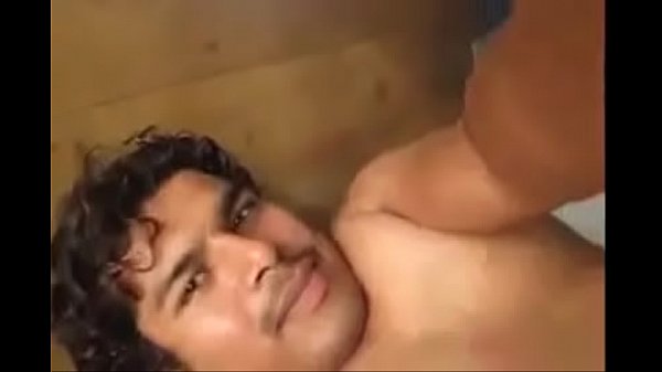 Desi Cewek India Ngewe Sama Pacar Di Kamar Kosan, Basah Kuyup Digebukin.
