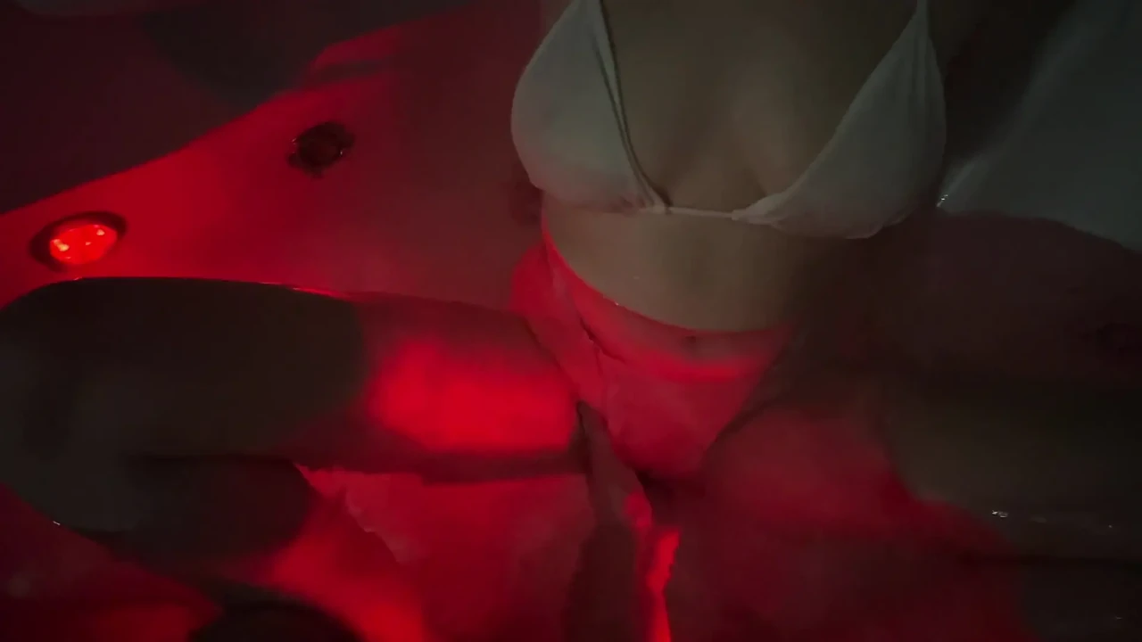 Hot Jacuzzi With My Stepsister – Stepbrother Couldn’t Resist