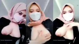 Baju Hitam, Hijab Camilla, Bikin Si Dia Makin Liar Dan Basah.