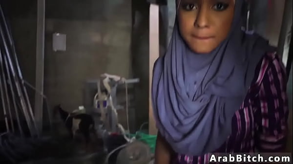 Bokep Arab Mulus, Pantat Montok Nungging Di Titik Jatuh 23km Dari Markas