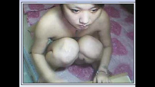 Gadis Cina Mungil Melebarkan Kakinya Di Depan Kamera, Siap Bikin Kamu Tegang.