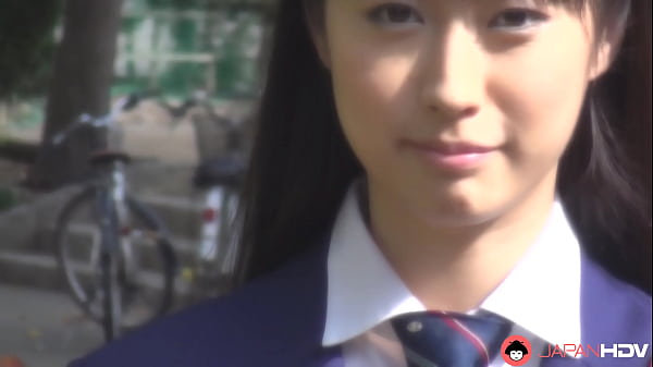 Tomomi Motozawa Pake Seragam Sekolah, Mulutnya Nempel Di Batang Temen Sekelas