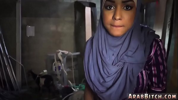 Gadis Arab Belia Dan Wanita Muslim Goyang Bokong Di Titik Drop, 23km Dari Kota