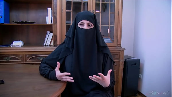 Kesepakatan Abad Ini Ditutup Dengan Ciuman Memek Dari Pelacur Berhijab Arab – Lilimissarab