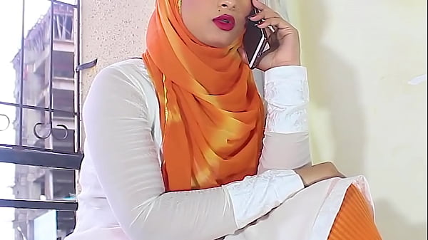 Salma Cewek Hijab Ngentot Temen, Suara Hindi Mesum Bikin Makin Nafsu.