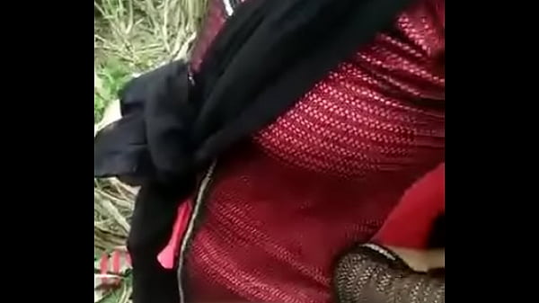 Tarik Napas Dalam-dalam, Rasakan Bibirku Yang Basah Menempel Di Lehermu, Desahanmu Pelan-pelan Menggeliat Di Antara Kedua Kakiku
