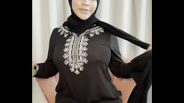 Yasmina Khan Colok Memek Pakai Dildo Sambil Puasa Ramadan.