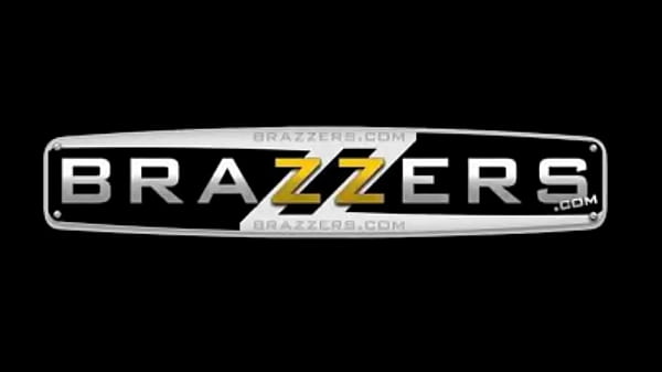 Brazzers, Bintang Porno, Toket Gede Banget Bikin Makin Pengen