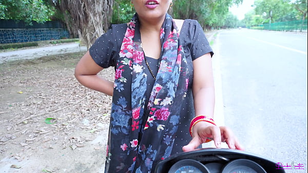 Bhabhi India Jalang Di Jalan, Digebuk Kontol Klien Gaya Doggy, Suara Hindi Panas Bikin Makin Bernafsu.