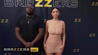 Violet Myers Sengaja Pamer Lubang Pantatnya Ke Para Paparazi, Bikin Mereka Ngiler.