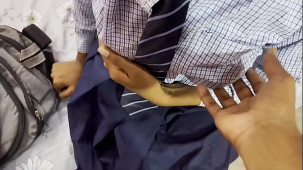 Desi Cewek Sekolah Perawan Masih Rapet Dihajar Kontol Gede Berbagai Gaya Di Rumahnya, Suara Hindi Bikin Makin Panas