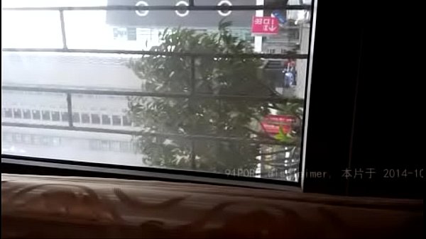 中国浩哥干翻闺蜜，饭桌变炮场，骚浪嗨翻天