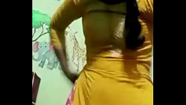 Gadis India Bikin Makin Pengen, Goyangin Pantat Montokmu Sini