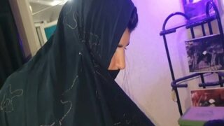 Bangladeshi Sex Video Of A Man With His Hijabi Maid
