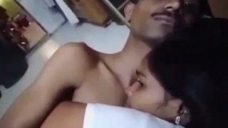 Buka Baju Bhabhi, Main Jilat Jilat, Lalu Ngentot Sampai Puas
