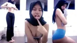 Cewek Jilbab Mulus Cantik Lagi Sange Berat, Ngajak Ngewe