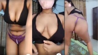Gadis Desi Telanjang Goyang Panas Demi Menang Game Online