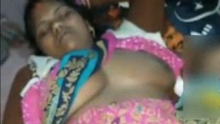 Tonton Video Desi Lokal Pakai Saree Lagi Colmek, Bikin Ngilu!
