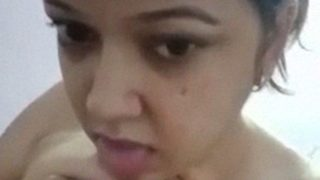 Wanita India Dengan Tubuh Seperti Mentega Telanjang Bulat Memamerkan Semua