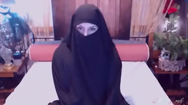 Gadis Arab Nakal Bayar Guru Dengan Tubuhnya