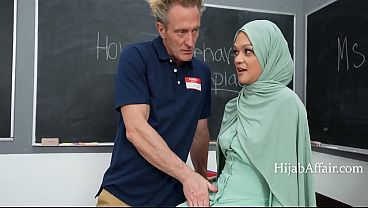 Hr Gadis Arab Digilir Teman Sekantor, Ngenyangin Banget
