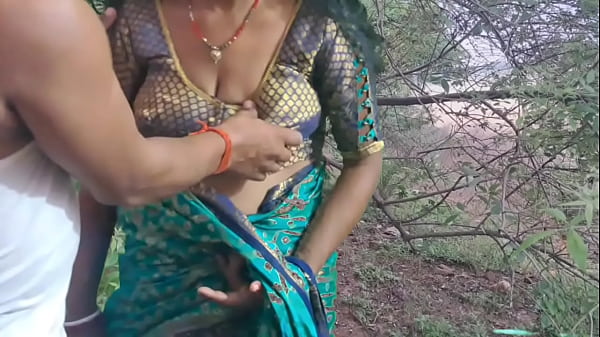 Desi Hot Santhali Bhabhi Main Outdoor Mein Chudai Kar Rahi Hai